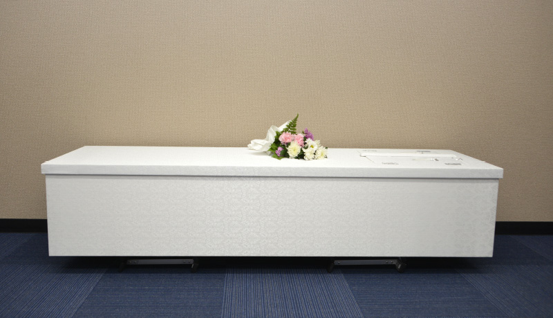 待ち合わせ葬（費用を抑えてご遺族のご負担を軽く最小限に。）火葬場で待ち合わせる通夜・告別式がないシンプルなプラン。仏具等も省いた必要最低限の内容をセットしました。120,780円～